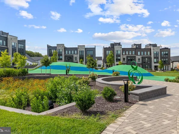 9767 Azure Aly, Bethesda, MD 20817