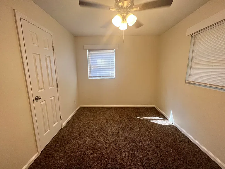 3422 Miami Dr — Photo 11