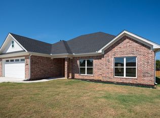 2460 Medlock Ln, Conway, AR 72034