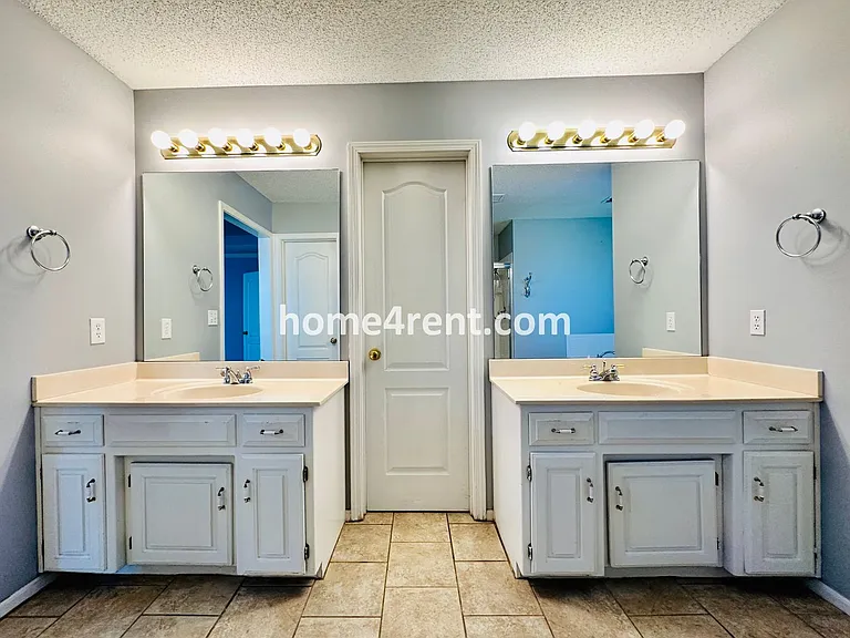 8102 W 144th Pl — Photo 22