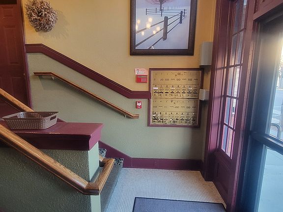 3rd image of 131 W Alder St #11303386