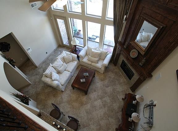 5th image of 2125 S Hill Dr