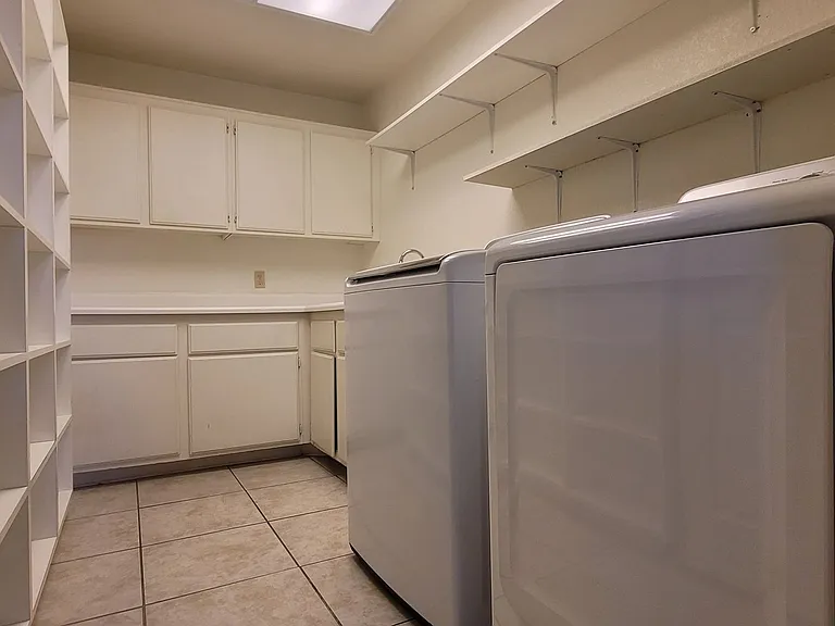 2632 Ironside Dr — Photo 13