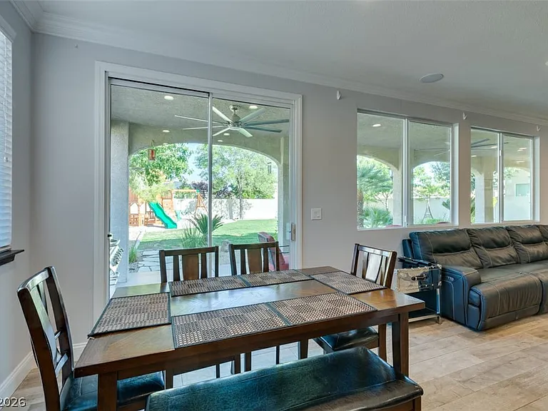 5056 Shadow Palm Ct — Photo 6
