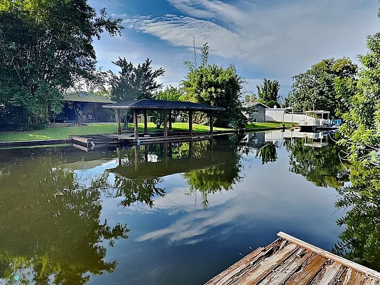 2512 Sea Breeze Ct — Photo 31