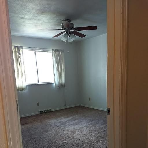 BOTH BEDROOMS UPSTAIRS HAVE CEILING FANS