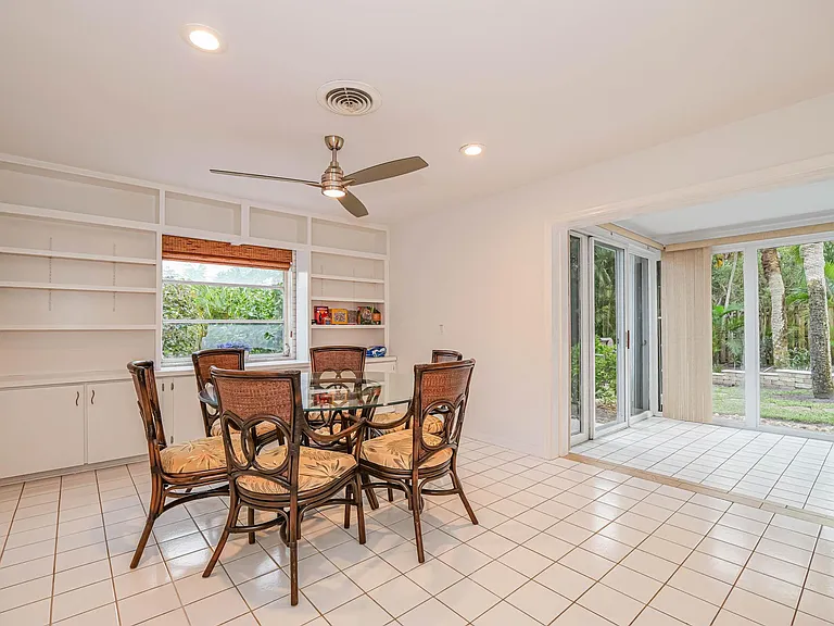 1425 Treasure Cove Ln — Photo 34