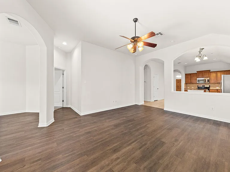 411 Tascate St — Photo 18