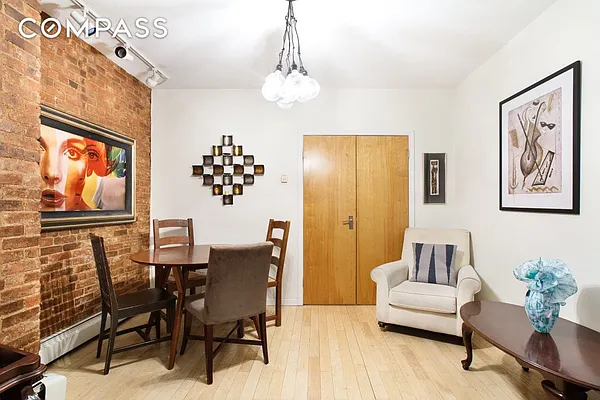 Rented by Compass | media 22