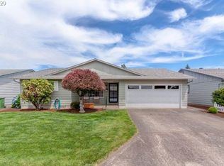 612 W Clackamas Cir, Woodburn, OR 97071