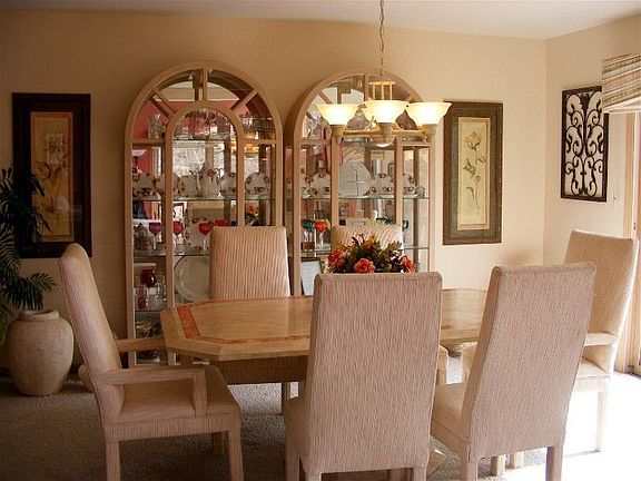 4th image of 758 N Walden Dr