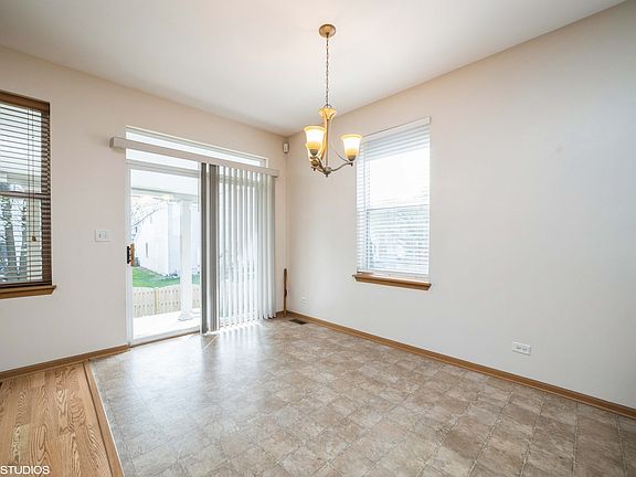 5th image of 291 Fairhaven Dr