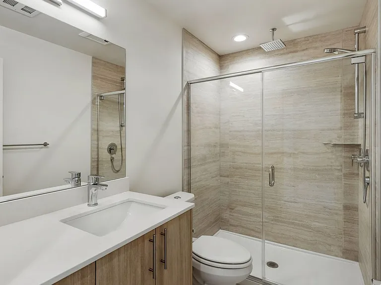 2826 S Walden St — Photo 11