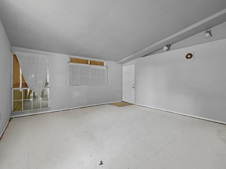 3066 Redbud Rd — Photo 18