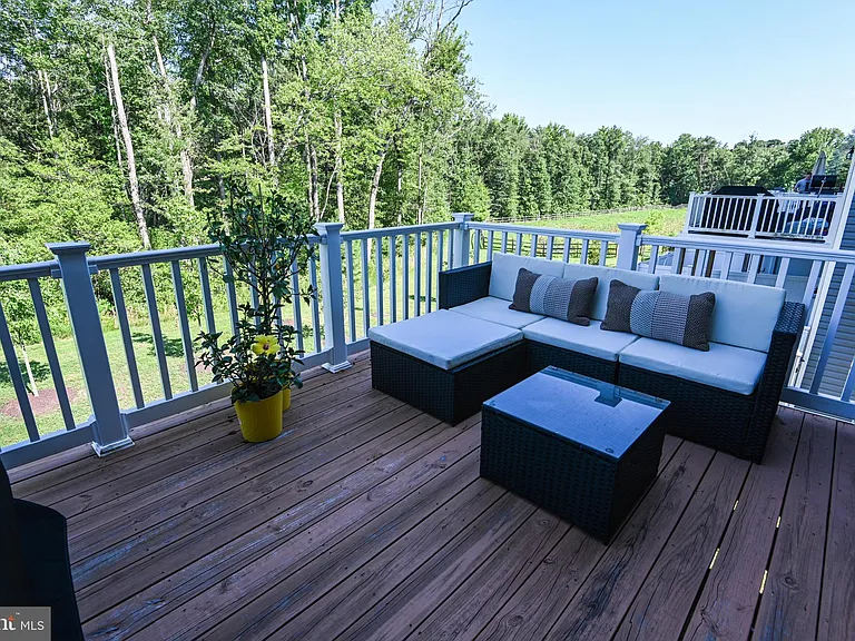 2047 Hinshaw Dr — Photo 30