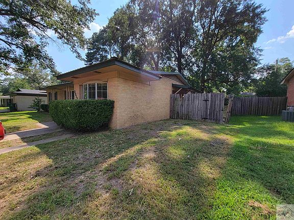 3rd image of 3917 Sabine Ave