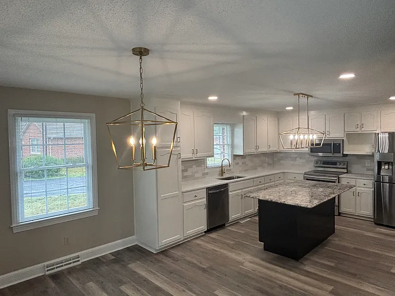 Kitchen/ Dining area