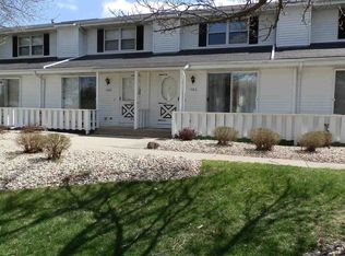 1426 Canyon Dr #4, Janesville, WI 53546