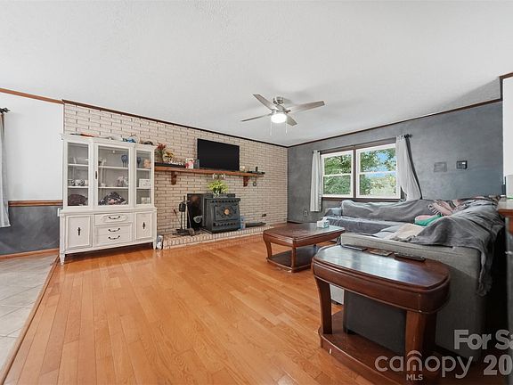 3rd image of 1924 Braswell Pl