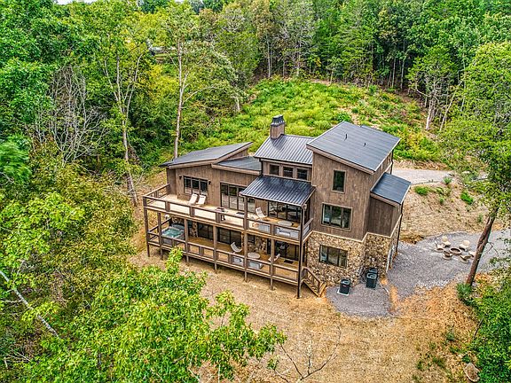 5th image of 2118 Megan Ridge Dr