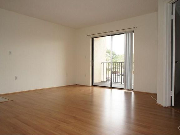 5th image of 450 Palm Cir W APT 205