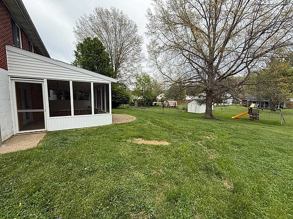 3rd image of 215 Nedra Dr