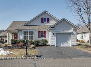 35 Tupelo Ln, Langhorne, PA 19047