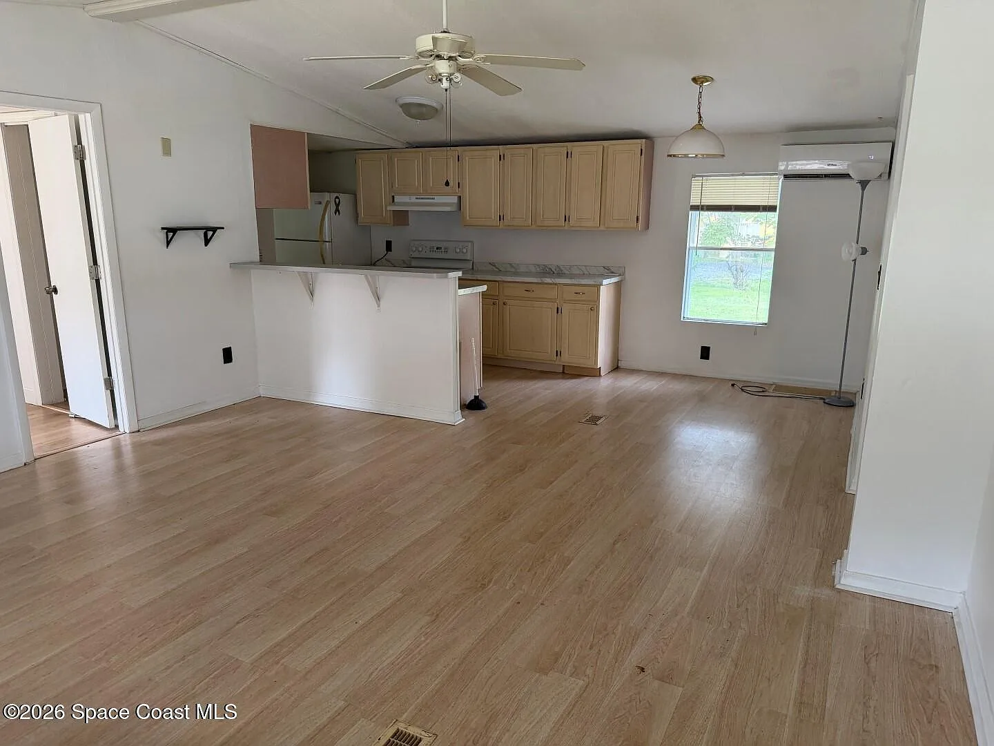 3 bed, 2.0 bath, 960 sqft, $2,000 — Photo 2