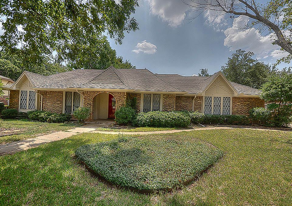 1st image of 2509 Knightsbridge Dr