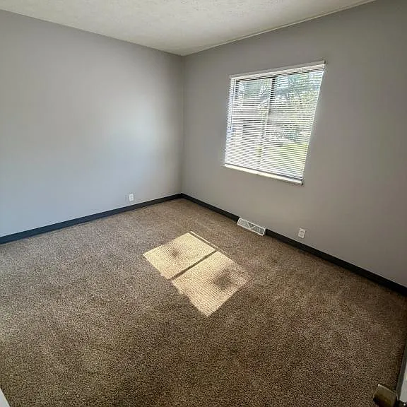 1860 Mahoning Ave NW #306 — Photo 8