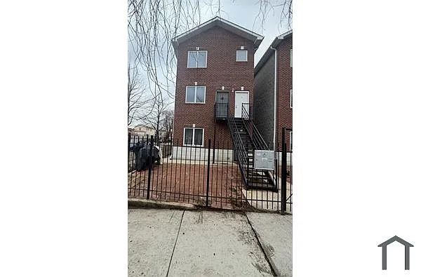 Building Photo - 1401 S Kedvale Ave #3