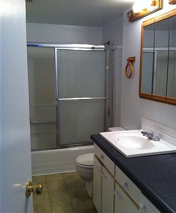 4th image of 703 Willard Ave