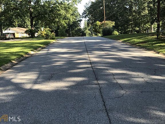 3rd image of 699 Creek View Dr