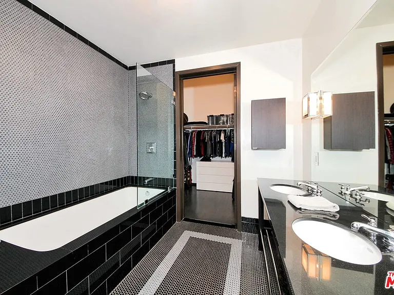 1645 N Vine St #603 — Photo 16