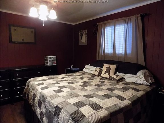 5th image of 354 Diamond Ave