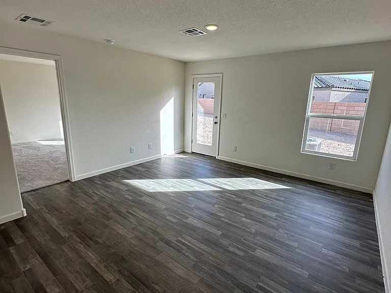 2412 Granite Cir — Photo 11