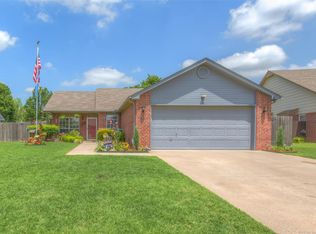 11017 E 117th St N, Collinsville, OK 74021