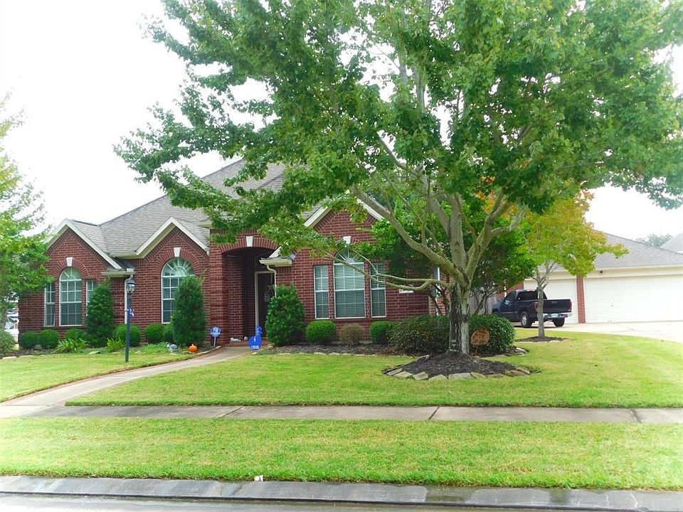 1st image of 1403 Edgewater Dr