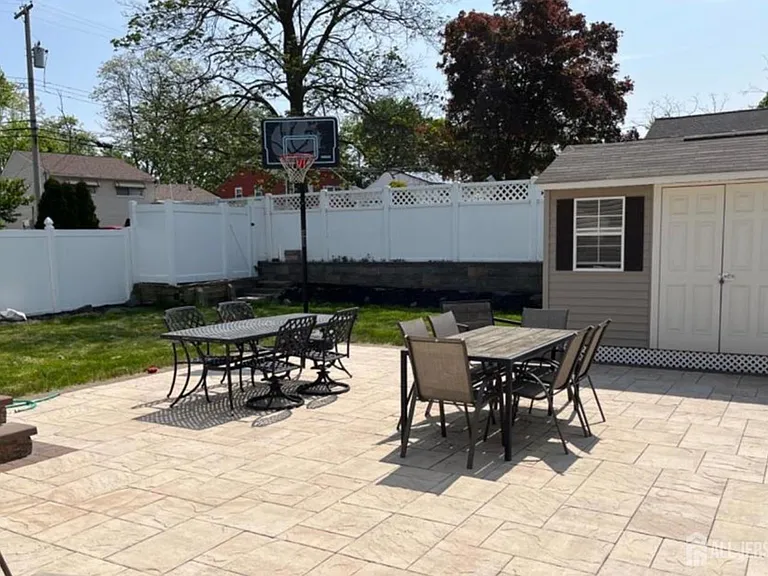 42 Albert Dr — Photo 14
