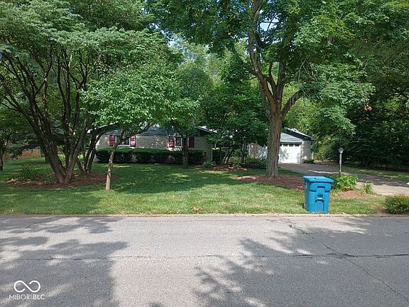 4th image of 8728 Holliday Dr
