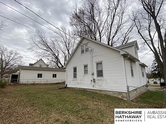 3rd image of 1008 9th Ave