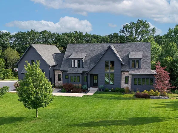 5869 Montreux Hills Dr NE, Ada, MI 49301