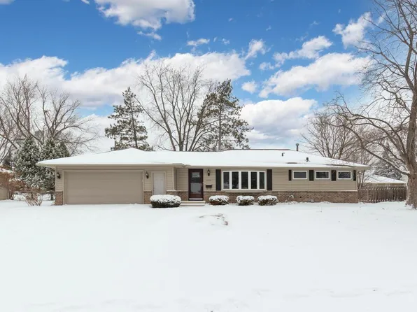 2910 Washburn Pl, Bloomington, MN 55431