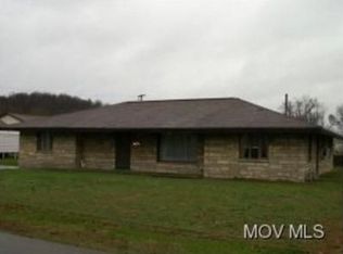 820 Clayton Ave, Belpre, OH 45714