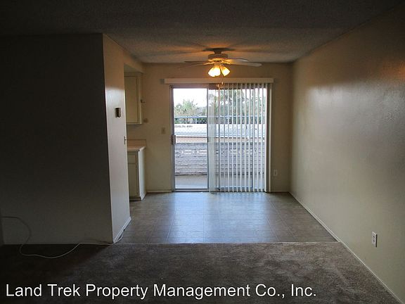 3rd image of 1037 Meadow Lake Dr
