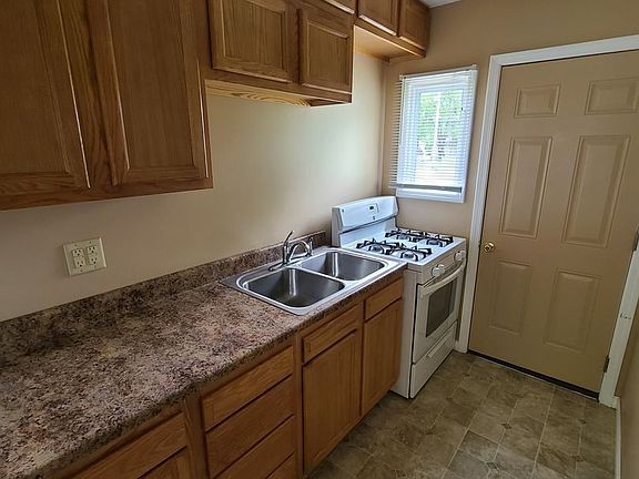 5th image of 115 W Spruce St APT 7