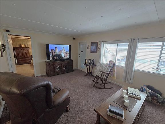 5th image of 480 NE 64th Ave