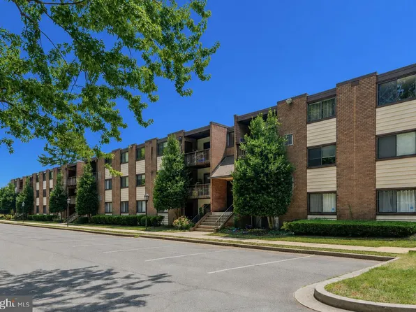 10725 W West Dr #303, Fairfax, VA 22030