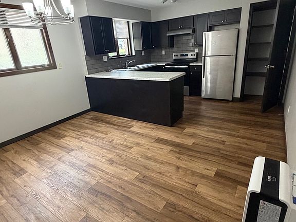 5th image of 426 Commodore Dr #426