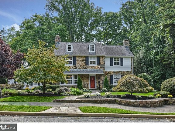 2nd image of 4406 Lowell Rd